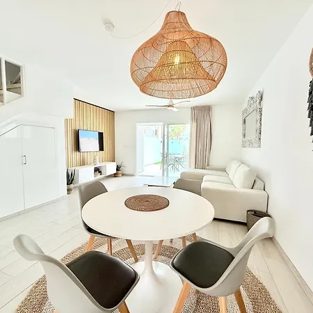 Semesterbostad Chill Out House *
