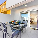 Semesterbostad Chill Out House *